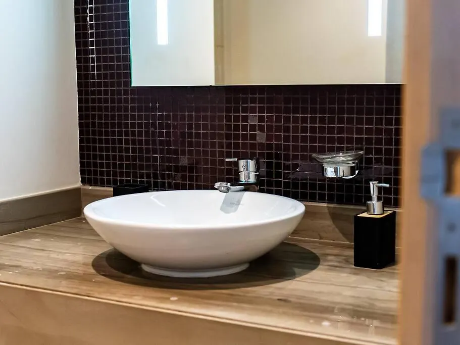 Stylish Apartment At Paramount Hotel Business Bay Dubai